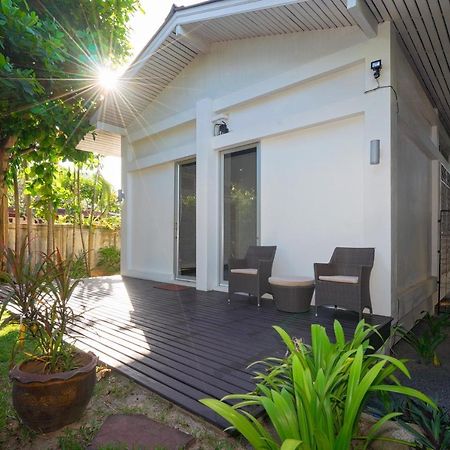 Ban Mok Talay Beachfront Villa Банг-Рак Экстерьер фото